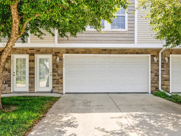 5573 Boston Ct, Johnston, IA 50131