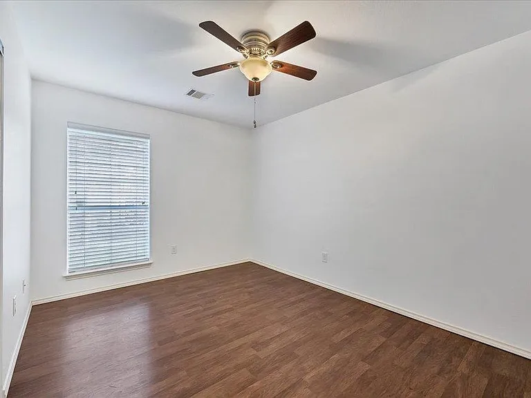 4600 Rivka Cv — Photo 23