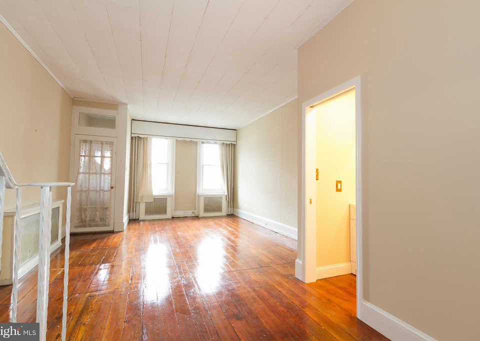 1st image of 2362 E York St
