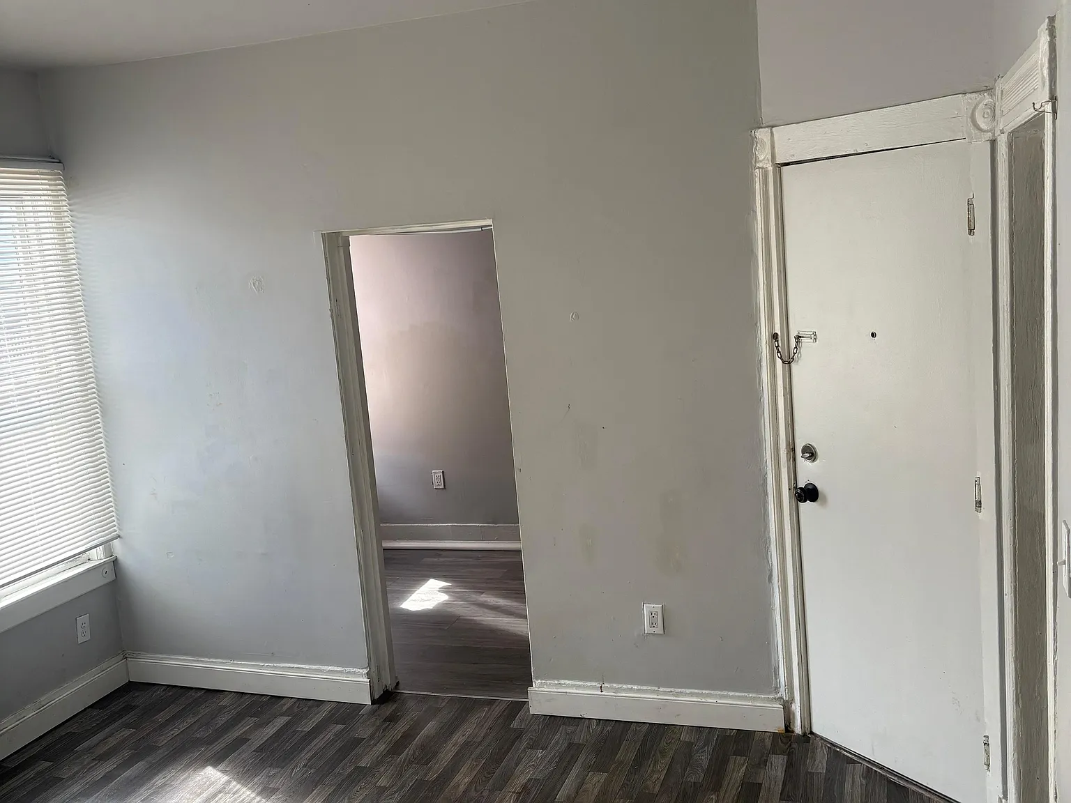 12-16 Rosz Pl — Photo 4
