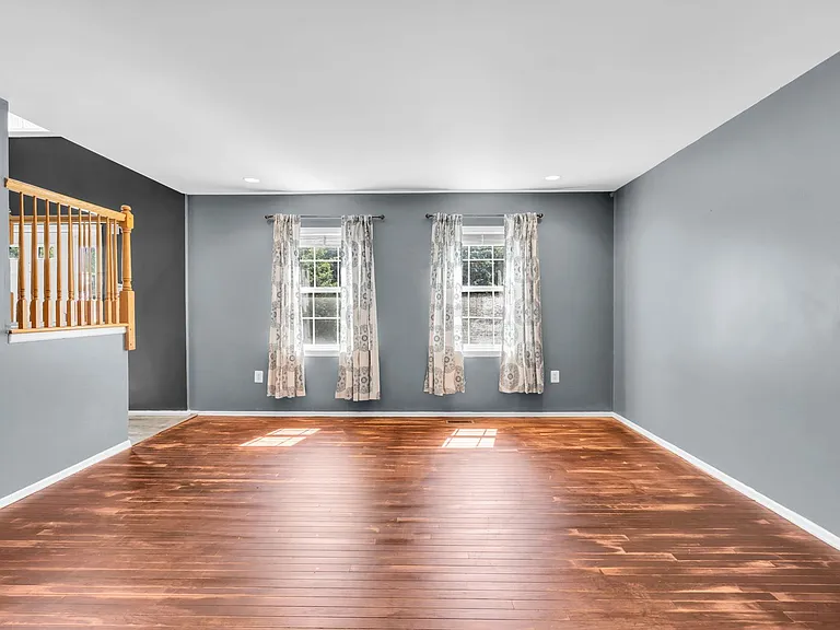 6 Marybeth Ct — Photo 23
