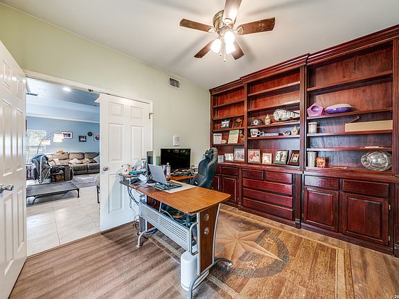 3rd image of 1855 BURR OAK LN