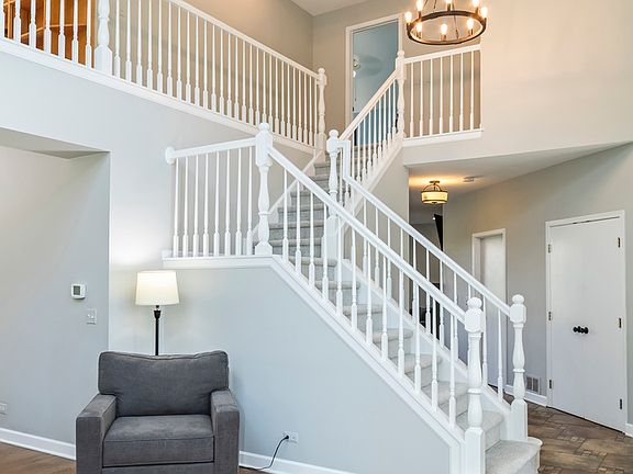 4th image of 1724 Dorchester Ct