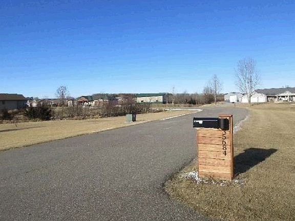 Exterior Neighborhood (street photo)