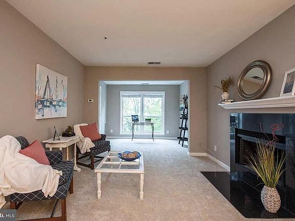 3rd image of 3175 Summit Square Dr APT D9