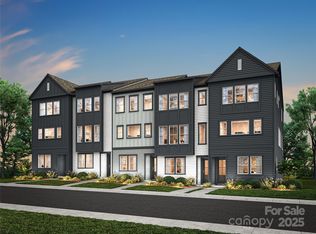 1335 Sandstar Ln, Charlotte, NC 28226