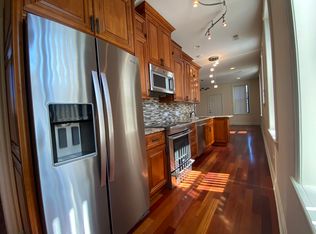 1355 N Bosworth Ave #3R, Chicago, IL 60642