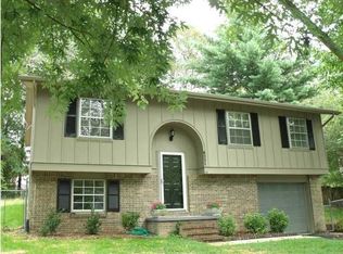 8321 Middle Rd, Ooltewah, TN 37363