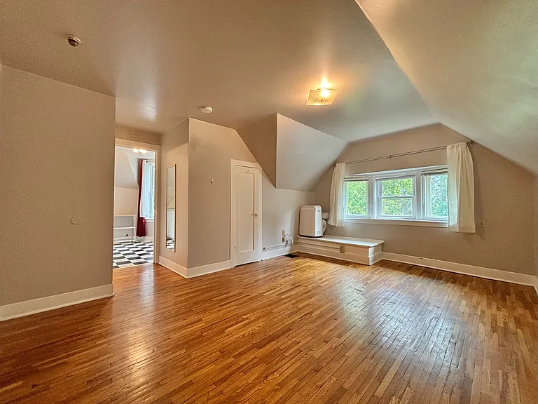 176 S Chestnut St #8 — Photo 6