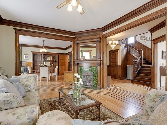 4th image of 1509 Bryant Ave N
