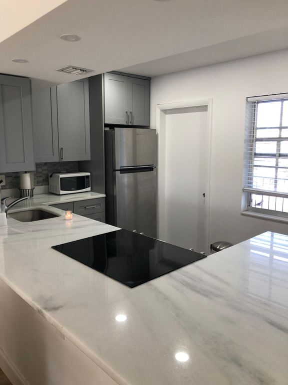 3050 N Palm Aire Dr APT 309, photo 7