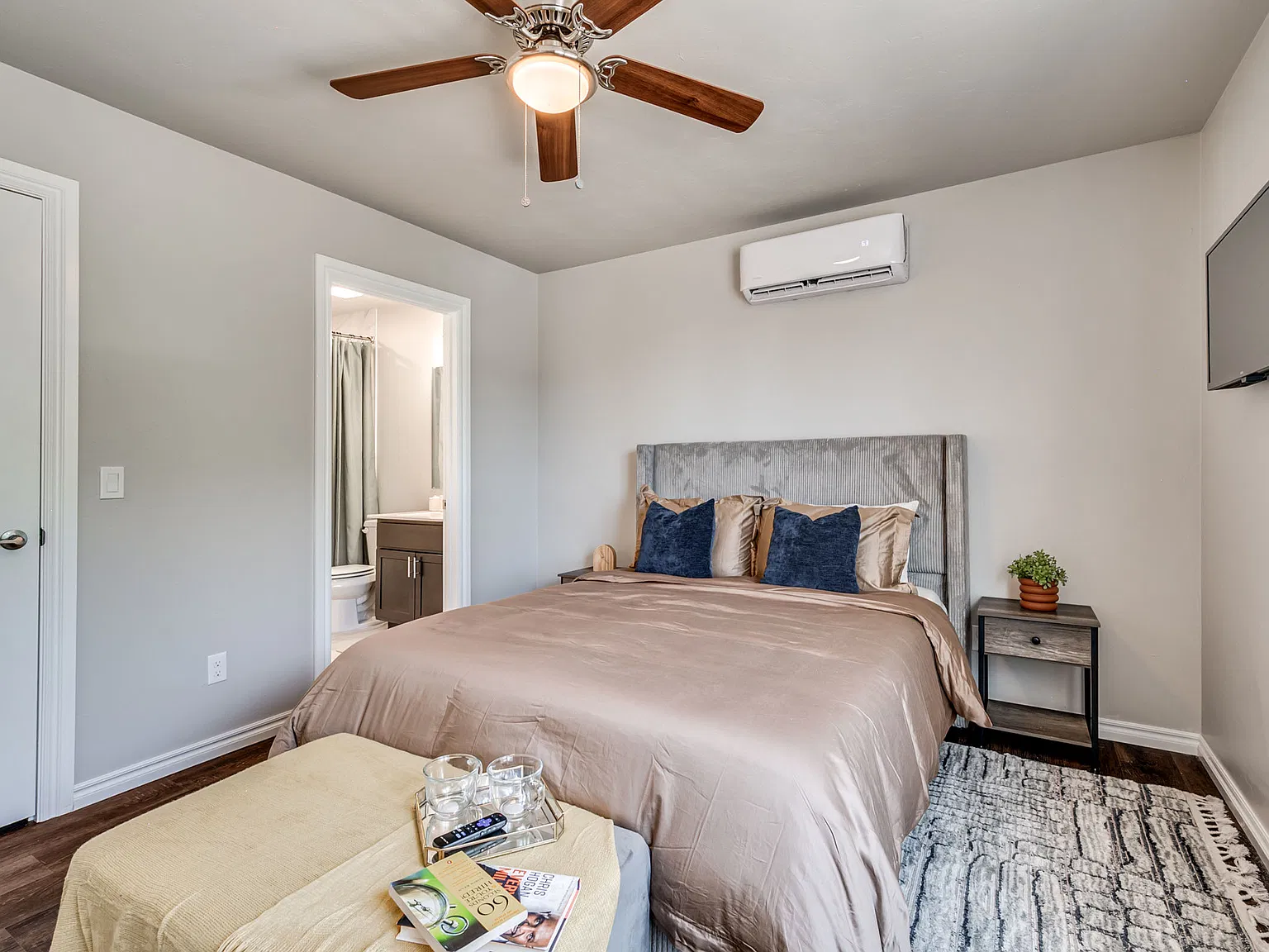 1452 E Park Pl — Photo 1