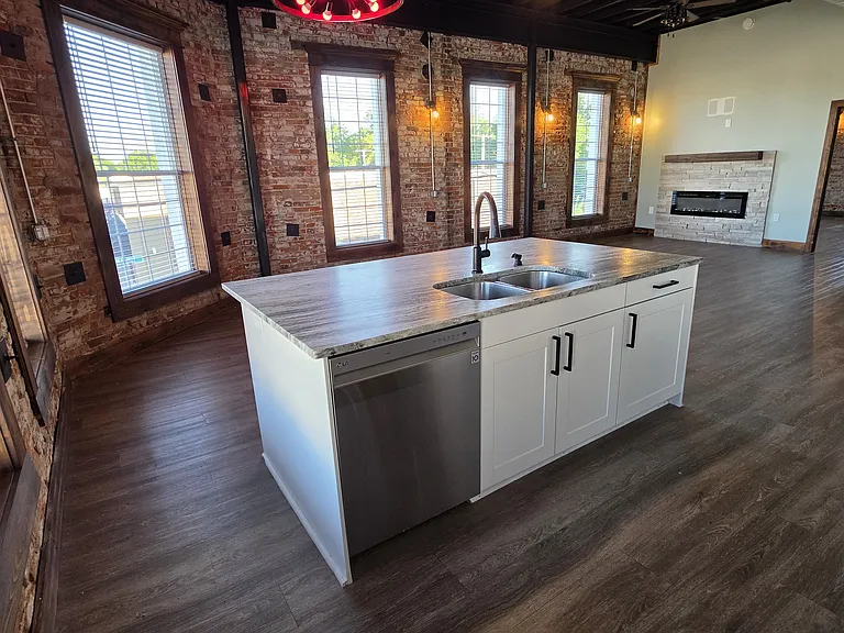 324 Main St #1 — Photo 18