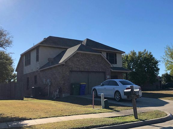 3rd image of 3002 Briarbrook Dr