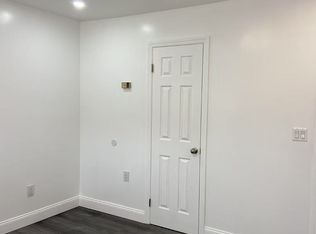 50 Serpentine Ln #1, Levittown, NY 11756