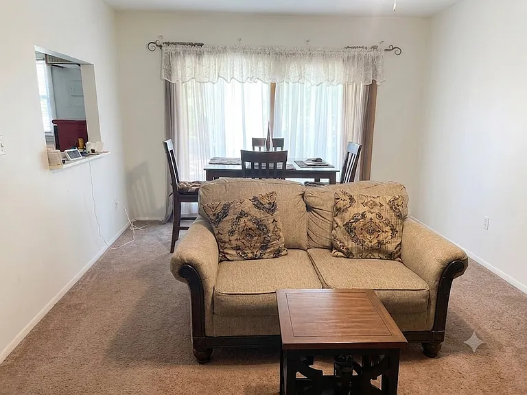 Chelsea Cir — Photo 2