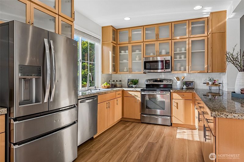 5th image of 3019 SW Morgan Street
