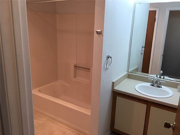 4th image of 2907 Jadewood Ct APT A