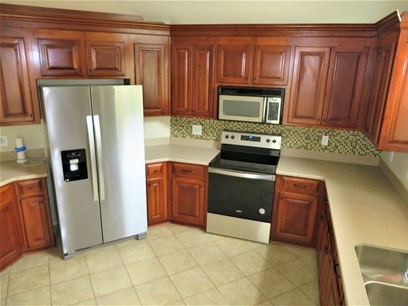 3rd image of 111 Greenwood Dr