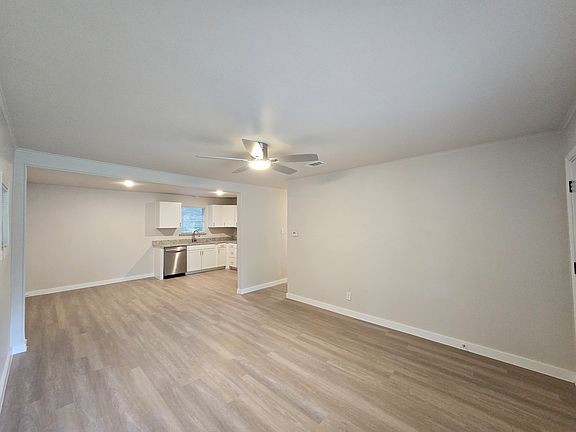 3rd image of 380 Francis St