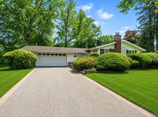3 Cedar Crest Drive, Dix Hills, NY 11746