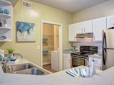 Grande Club Apartments