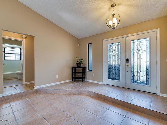4th image of 3390 Deerfield Pointe Dr