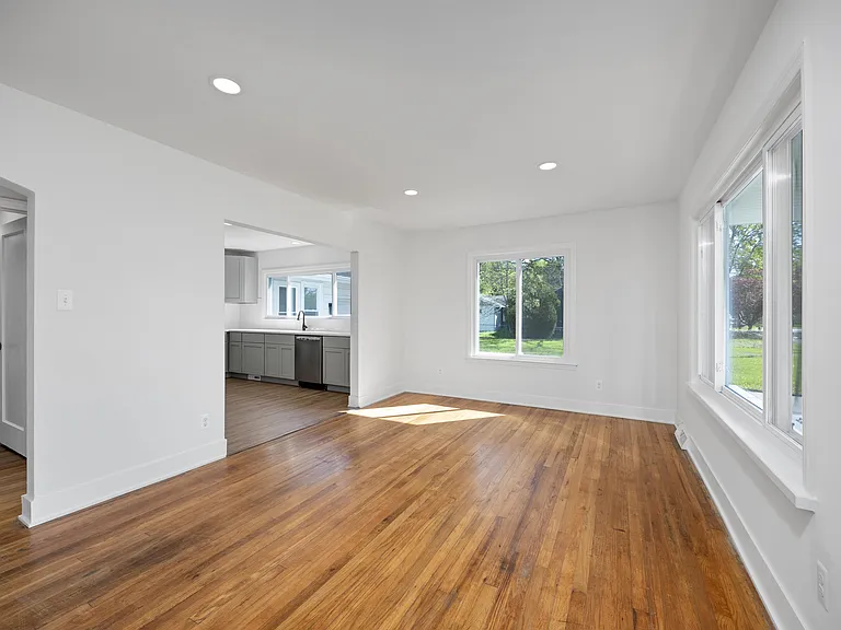 7553 Nichols St — Photo 3
