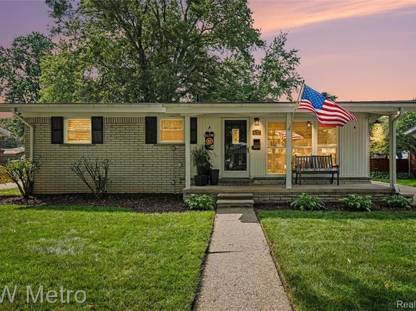 637 Kenyon Dr, Troy, MI 48083
