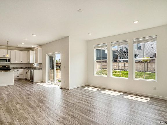 4th image of 1024 Snowberry Avenue