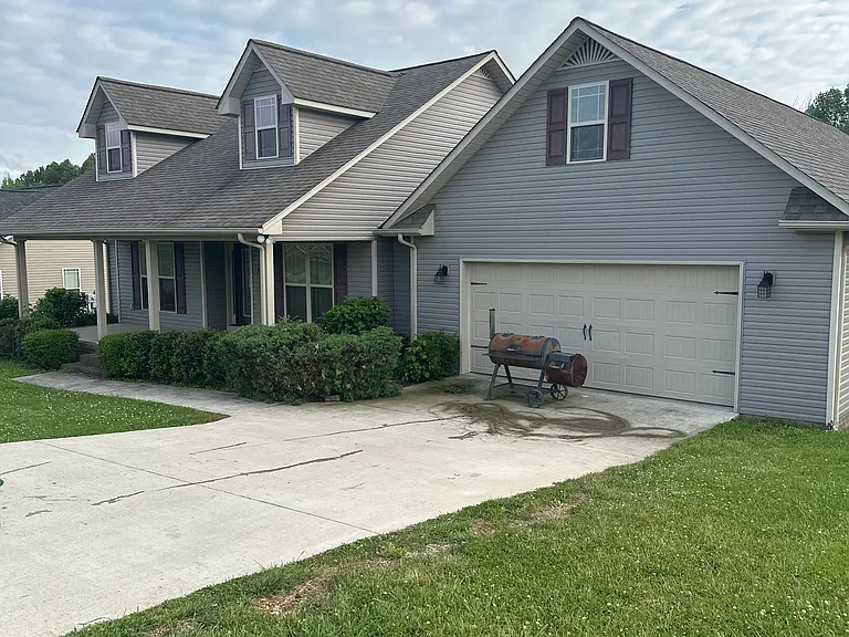 4751 Ellen Cir — Photo 2