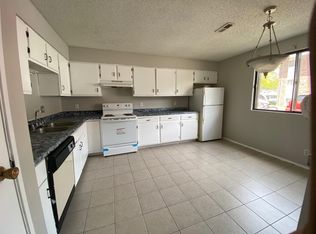 1226 S 24th St APT F, Lincoln, NE 68502
