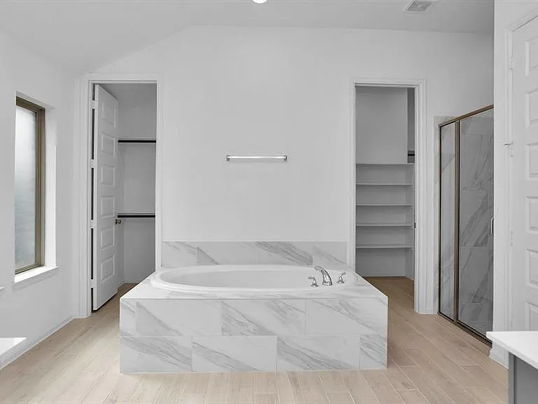 2910 Starling Dr — Photo 9