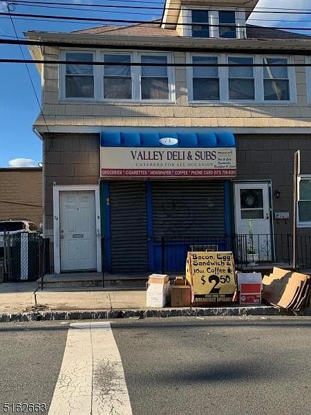 1st image of 74 Holmes St