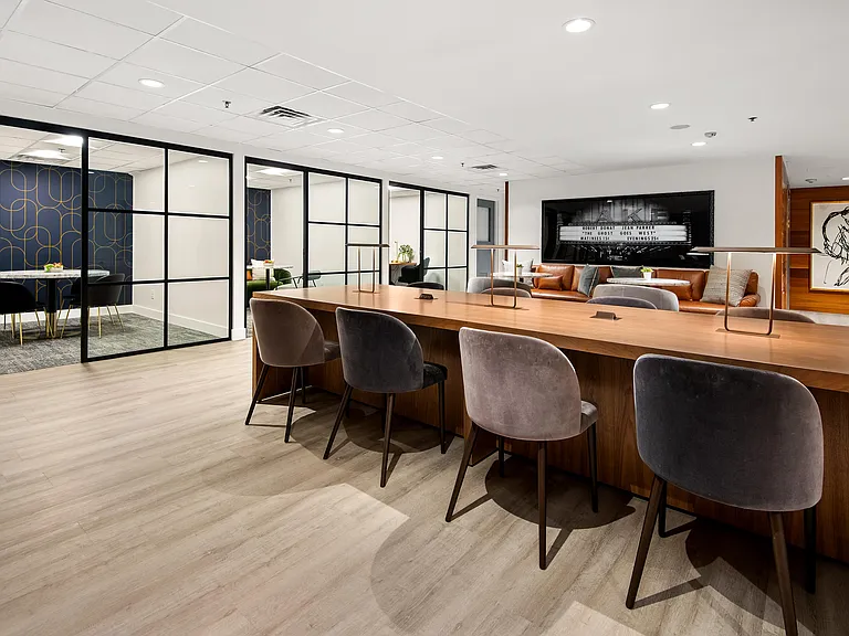 Oak Park Place — Photo 3