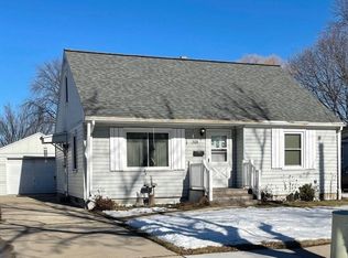 908 Victory Blvd, Green Bay, WI 54304