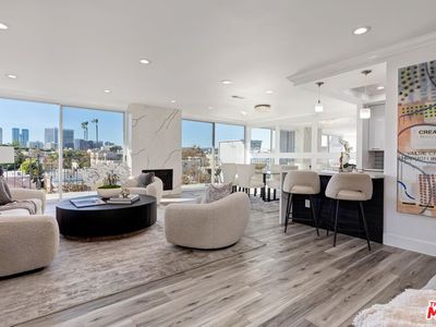 450 S Maple Dr APT 404, Beverly Hills, CA, 90212