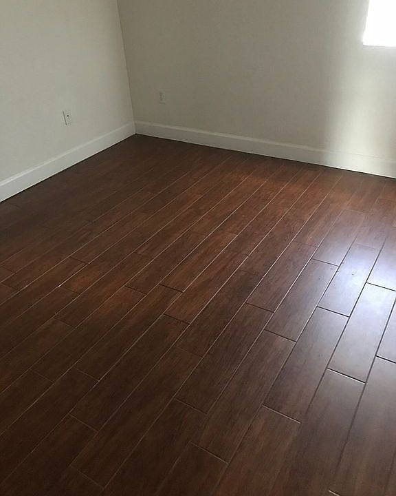 1st image of 3850 Silverlake Way