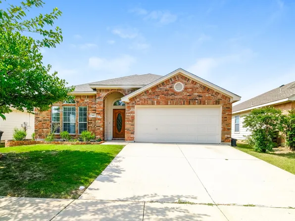 1005 Fort Apache Dr, Haslet, TX 76052