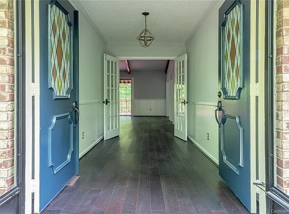 4th image of 116 Royal Oaks Ln