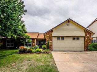 8910 E 59th Pl, Tulsa, OK 74145