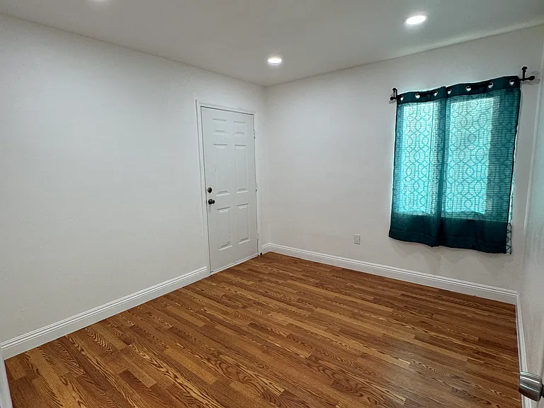 1861 Broadland Ave — Photo 10