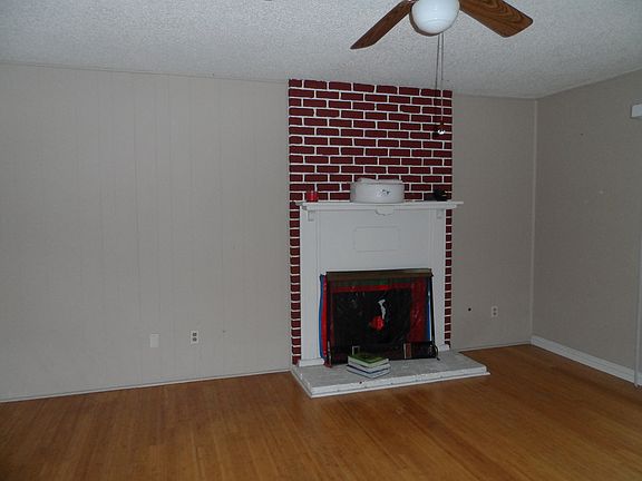 2nd image of 10731 Coloma St