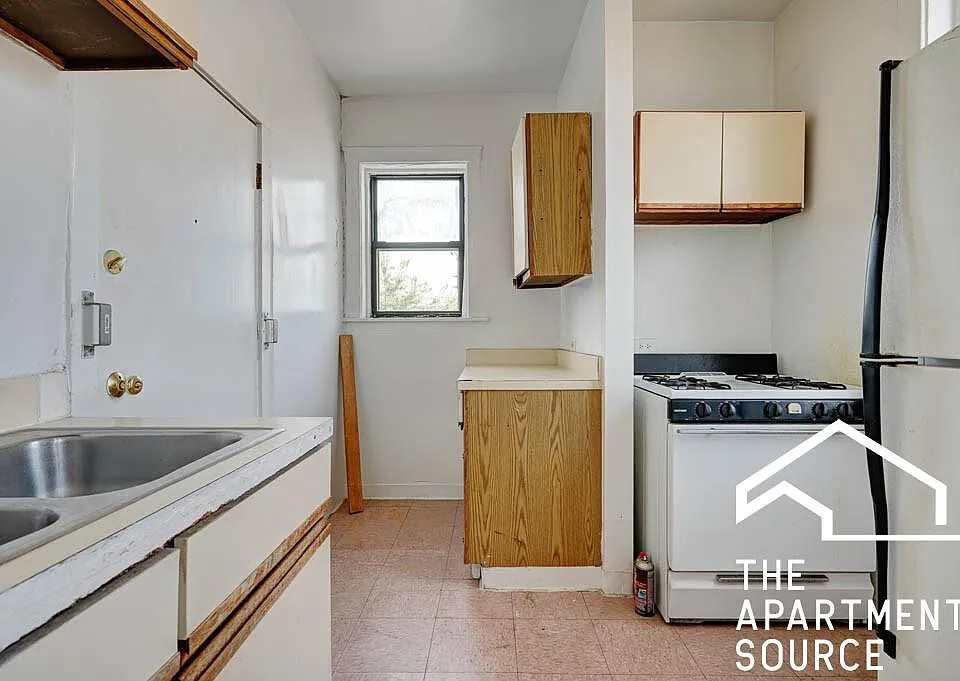 1536 N Kedzie Ave #3J