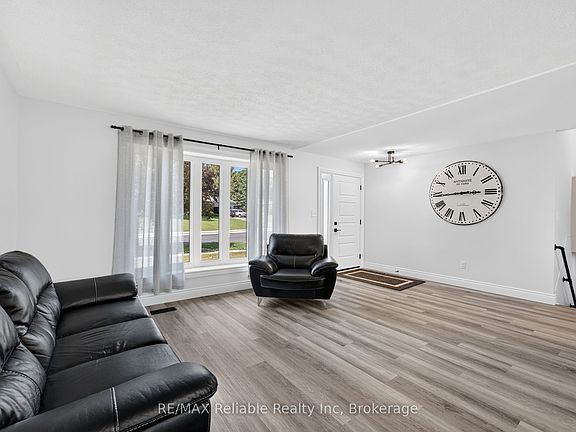 5th image of 17 Suncoast Dr W