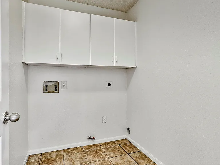 5504 Big Bend Dr — Photo 9