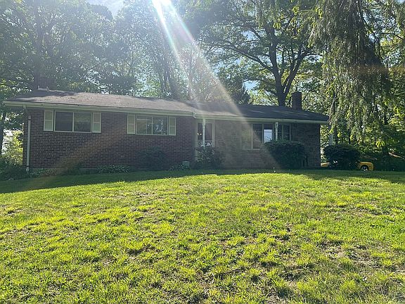 2nd image of 5607 Sherwood Dr