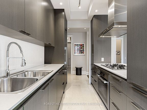 4th image of 88 Davenport Rd #602
