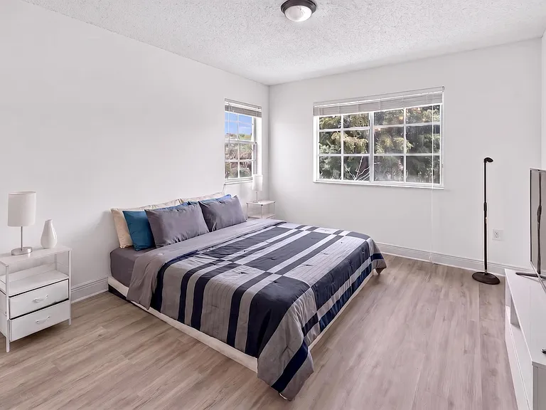8020 Nob Hill Rd #305 — Photo 11