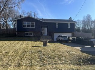 5651 Thompson Dr, Roscoe, IL 61073